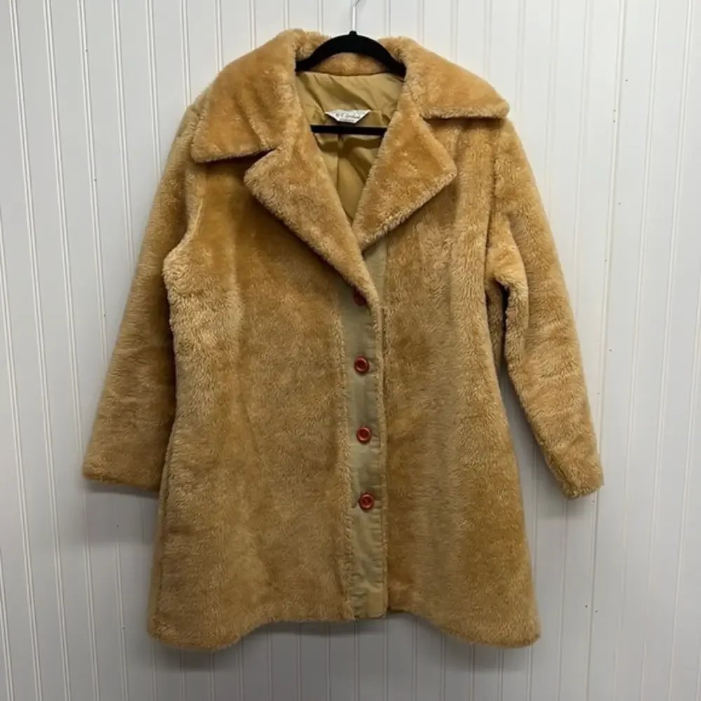 Vintage 70’s NPC Fashions Faux Fur/Fleece Jacket w/Bakelite‎ buttons